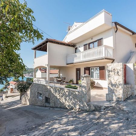 Apartments Snjezana Tisno Exterior photo